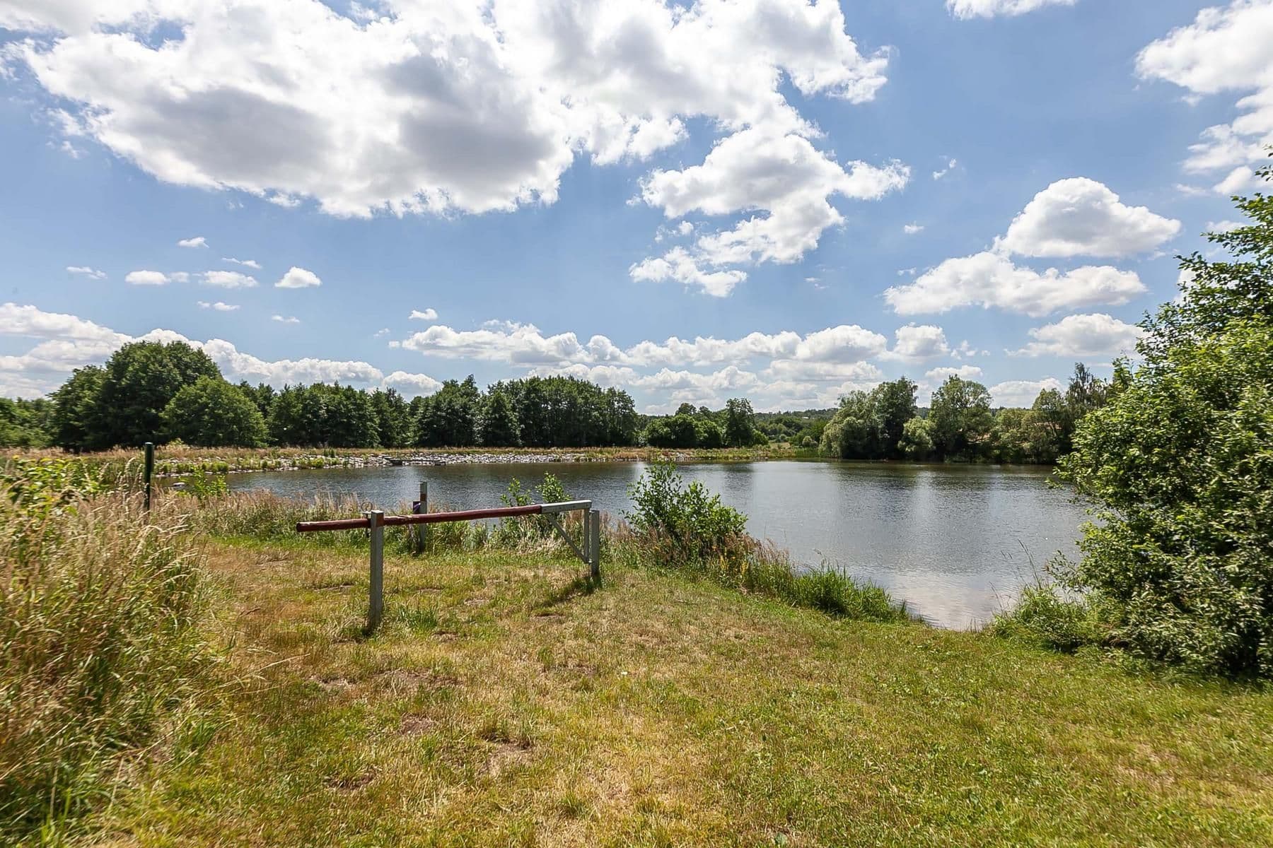 Predaj pozemku 1.449 m², Milín, Středočeský kraj Predaj pozemku 1.449 m², Milín, Středočeský kraj