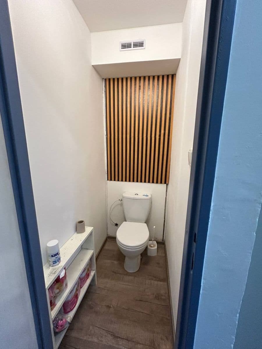 Prenájom bytu 2-izbový 60 m², Údolní, Praha, Praha Prenájom bytu 2-izbový 60 m², Údolní, Praha, Praha