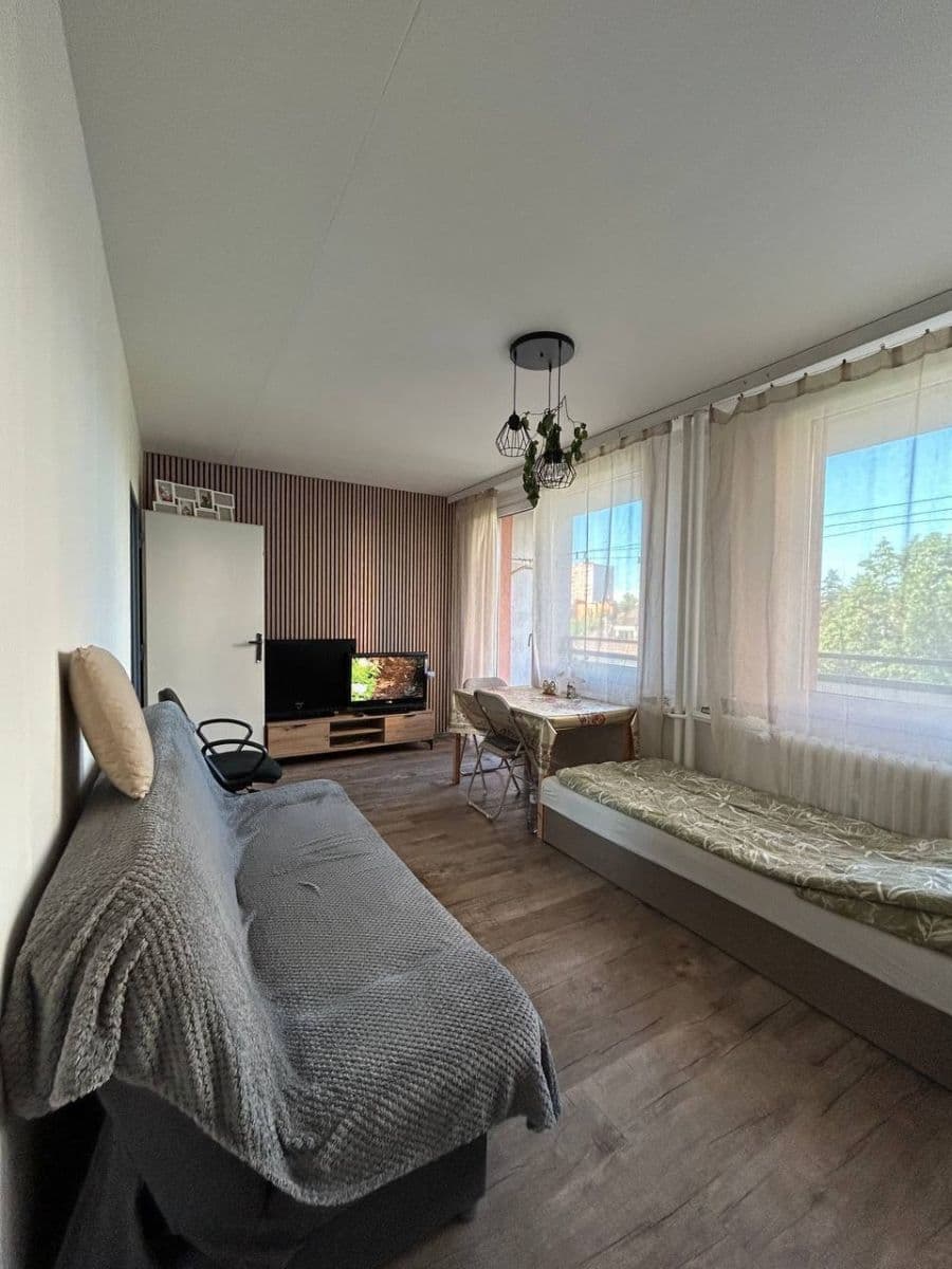 Prenájom bytu 2-izbový 60 m², Údolní, Praha, Praha Prenájom bytu 2-izbový 60 m², Údolní, Praha, Praha