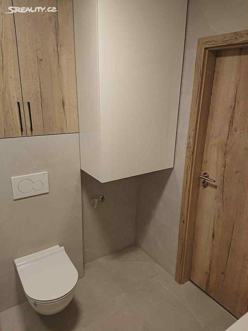 Prenájom bytu 2-izbový 53 m², Křižíkova, Praha, Praha Prenájom bytu 2-izbový 53 m², Křižíkova, Praha, Praha