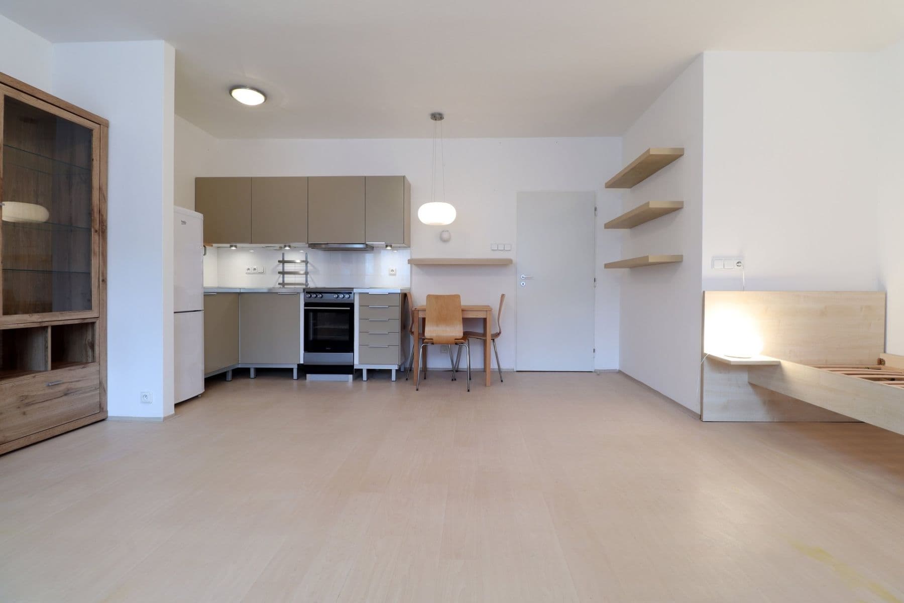 Prenájom bytu 1-izbový 40 m², Hlivická, Praha, Praha Prenájom bytu 1-izbový 40 m², Hlivická, Praha, Praha
