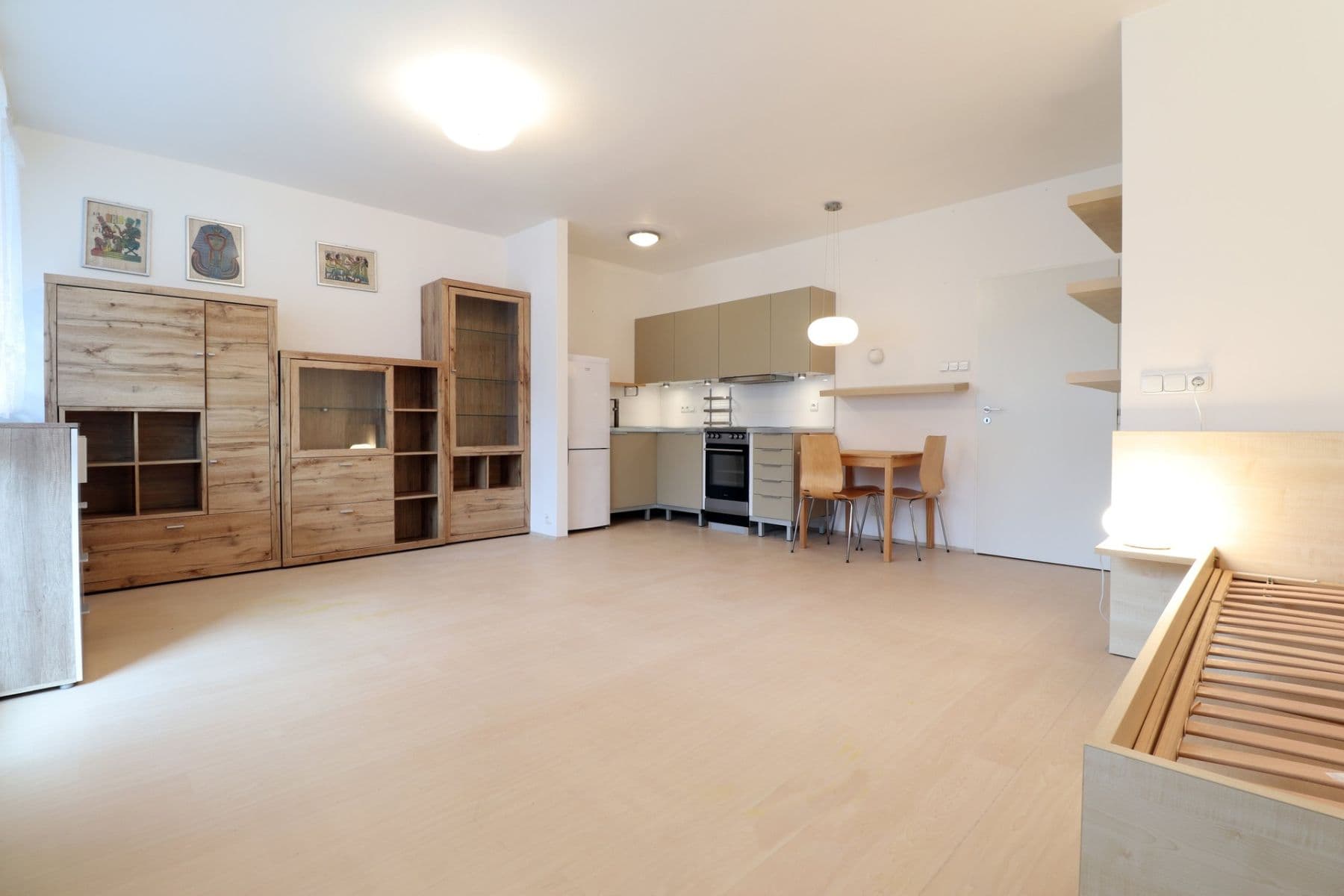 Prenájom bytu 1-izbový 40 m², Hlivická, Praha, Praha Prenájom bytu 1-izbový 40 m², Hlivická, Praha, Praha