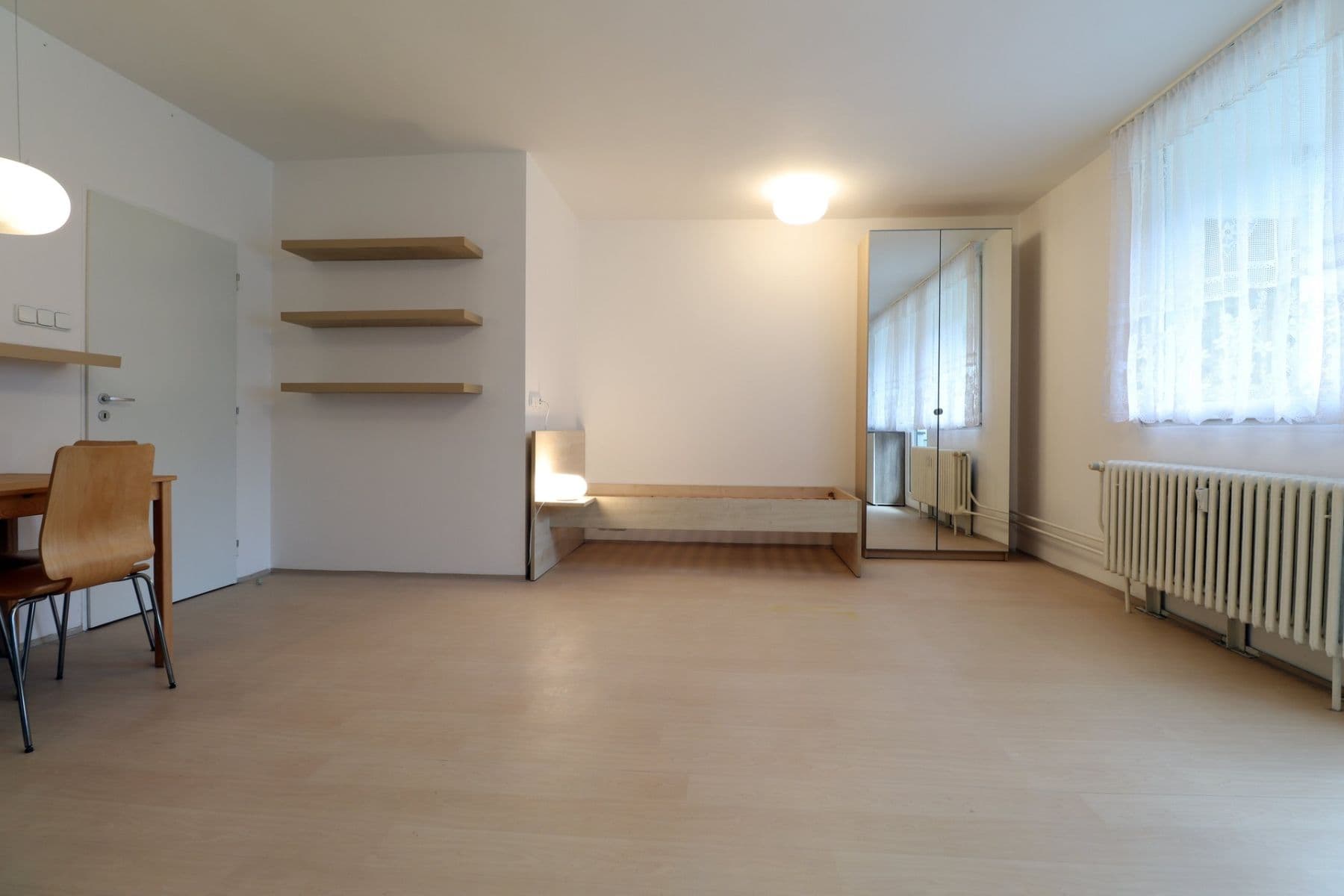 Prenájom bytu 1-izbový 40 m², Hlivická, Praha, Praha Prenájom bytu 1-izbový 40 m², Hlivická, Praha, Praha