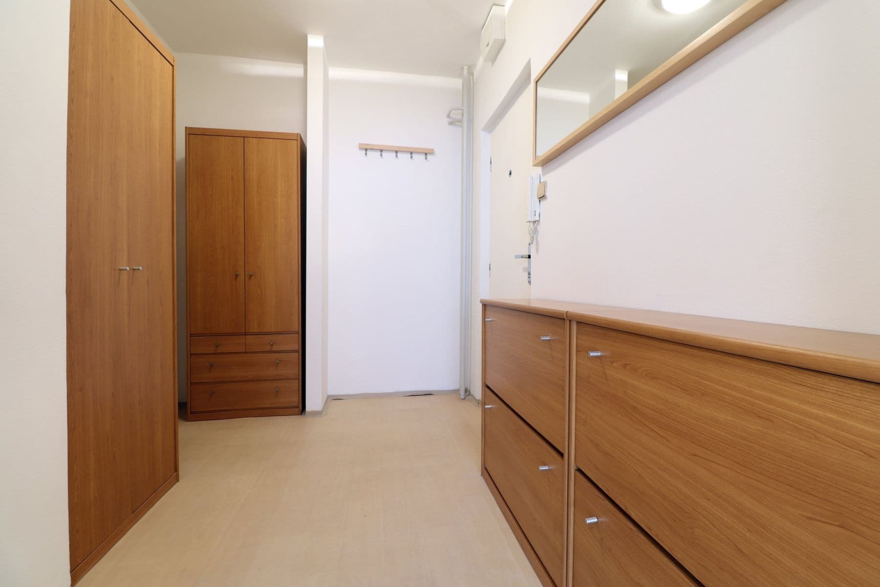 Prenájom bytu 1-izbový 40 m², Hlivická, Praha, Praha Prenájom bytu 1-izbový 40 m², Hlivická, Praha, Praha