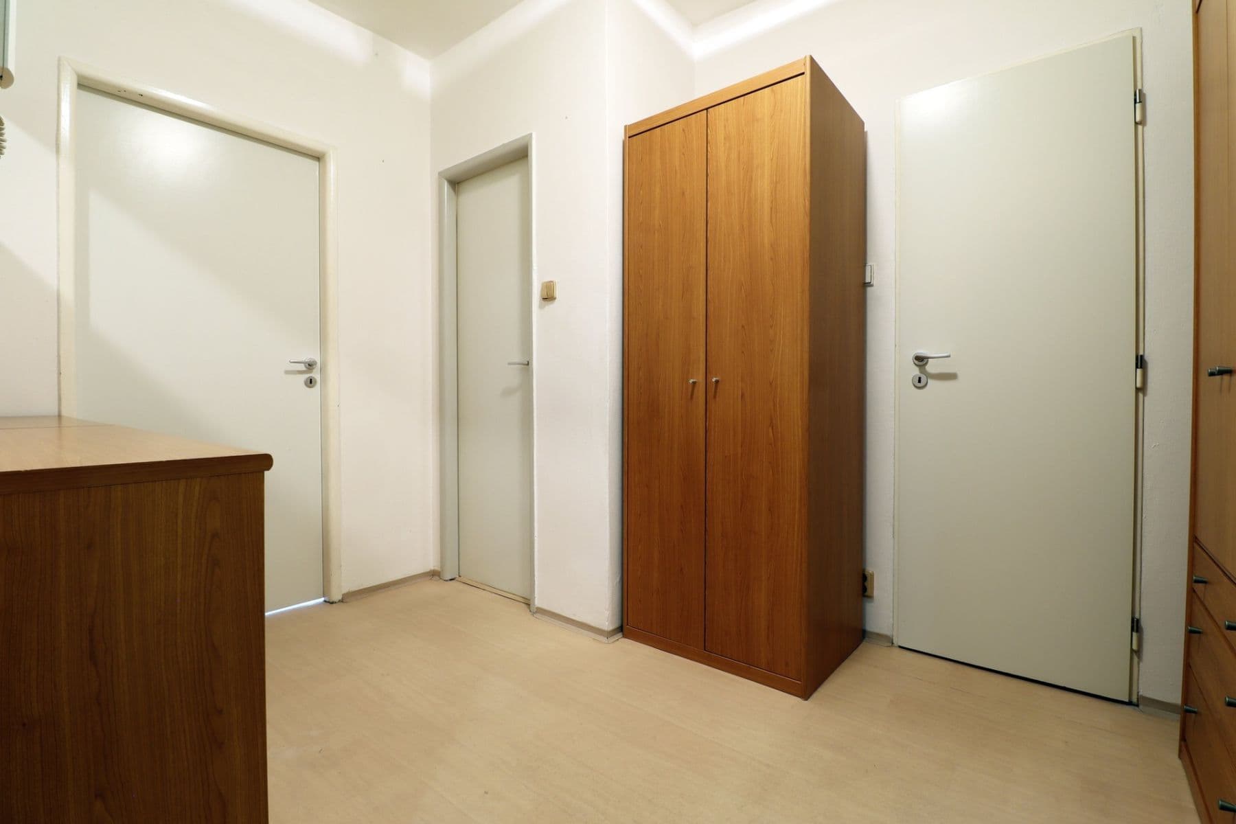 Prenájom bytu 1-izbový 40 m², Hlivická, Praha, Praha Prenájom bytu 1-izbový 40 m², Hlivická, Praha, Praha