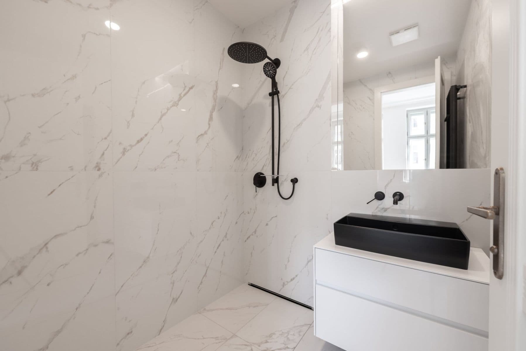 Predaj bytu 3-izbový 121 m², Polská, Praha, Praha Predaj bytu 3-izbový 121 m², Polská, Praha, Praha
