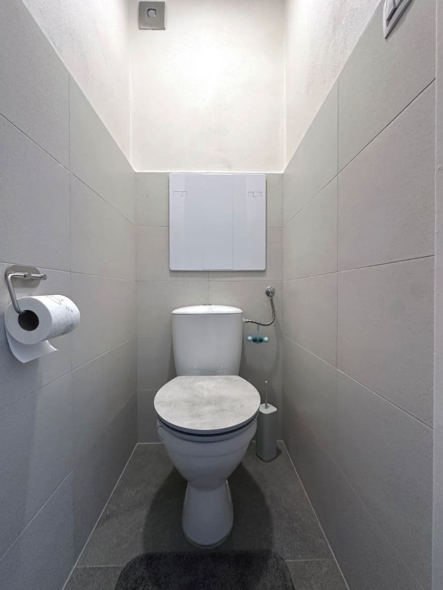 Predaj bytu 3-izbový 64 m², tř. Kosmonautů, Olomouc, Olomoucký kraj Predaj bytu 3-izbový 64 m², tř. Kosmonautů, Olomouc, Olomoucký kraj