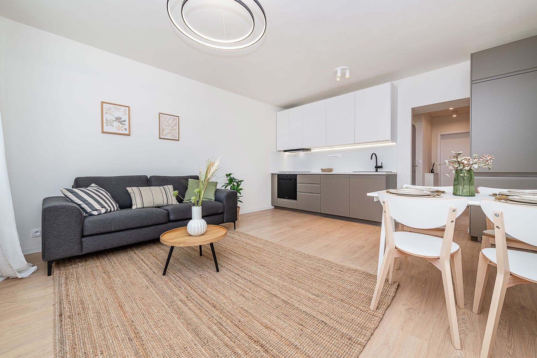 Predaj bytu 3-izbový 74 m², Madridská, Praha, Praha Predaj bytu 3-izbový 74 m², Madridská, Praha, Praha