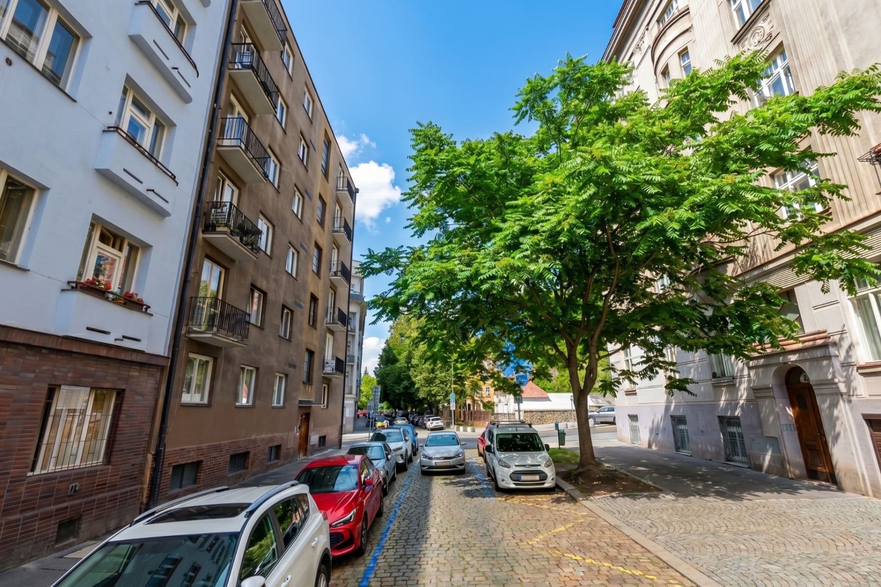 Predaj bytu 3-izbový 74 m², Madridská, Praha, Praha Predaj bytu 3-izbový 74 m², Madridská, Praha, Praha