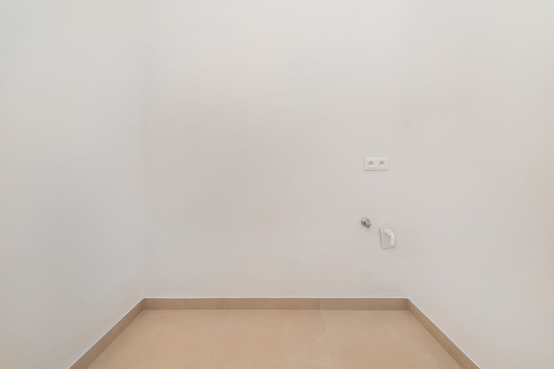 Predaj bytu 3-izbový 74 m², Madridská, Praha, Praha Predaj bytu 3-izbový 74 m², Madridská, Praha, Praha