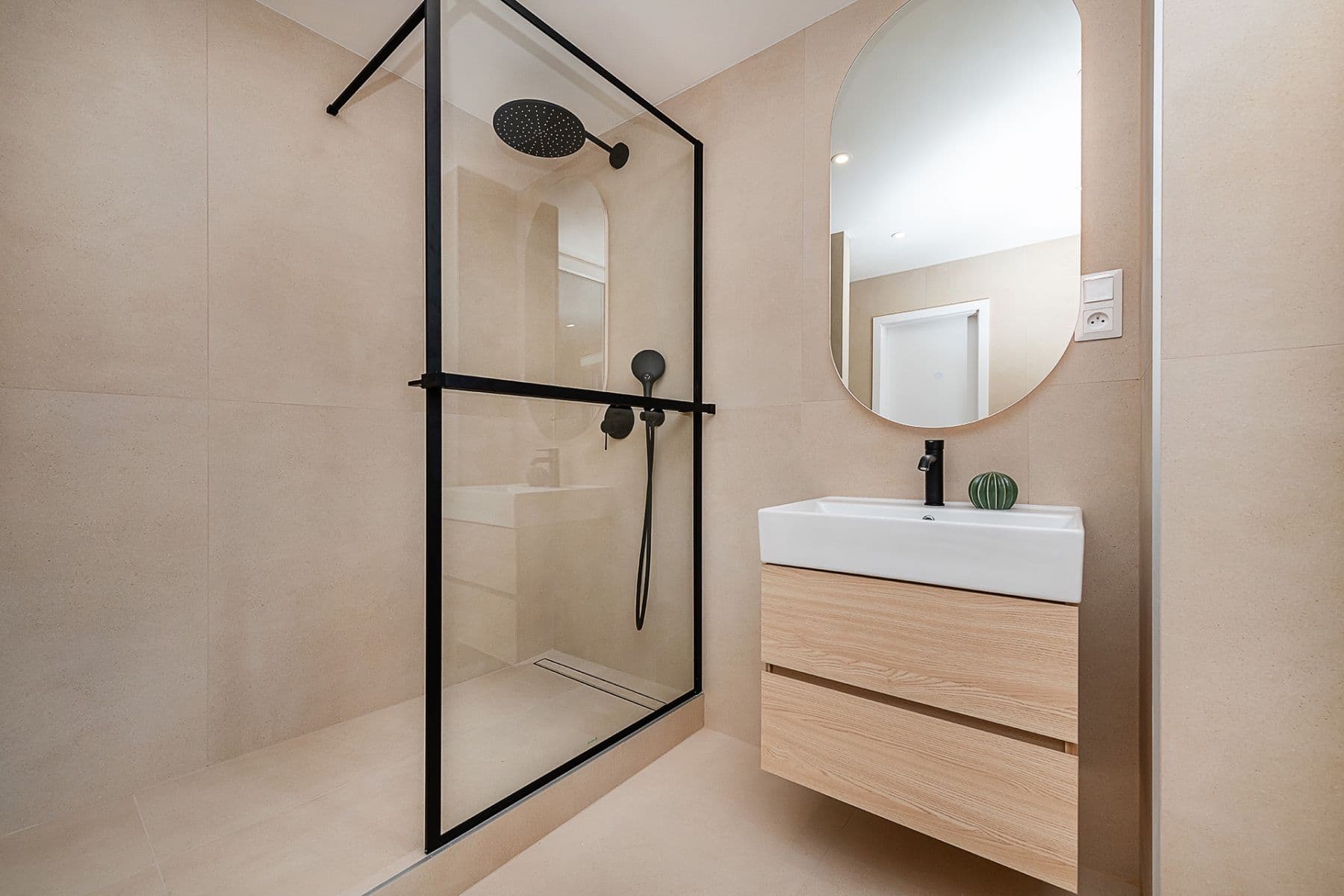 Predaj bytu 3-izbový 74 m², Madridská, Praha, Praha Predaj bytu 3-izbový 74 m², Madridská, Praha, Praha
