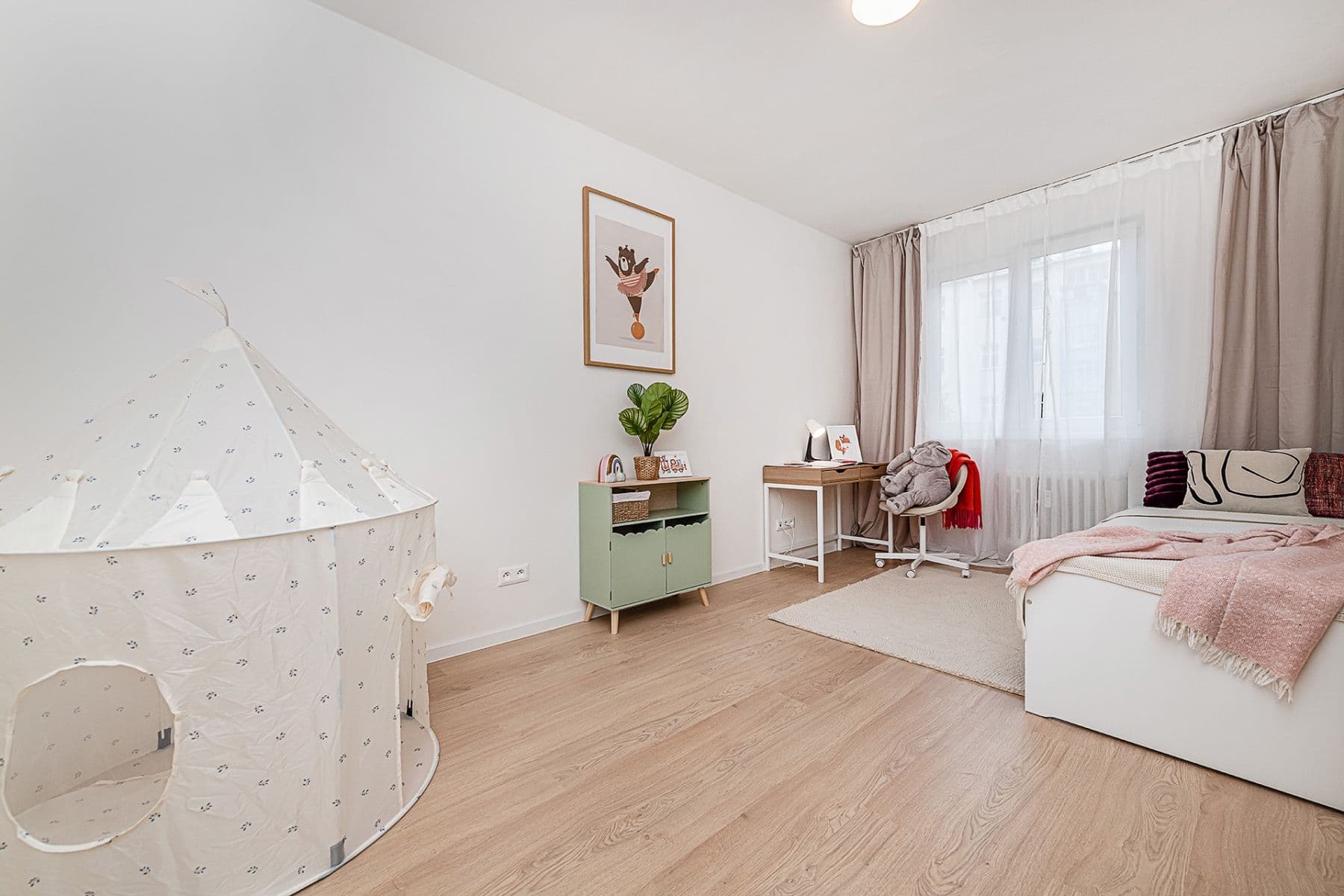 Predaj bytu 3-izbový 74 m², Madridská, Praha, Praha Predaj bytu 3-izbový 74 m², Madridská, Praha, Praha