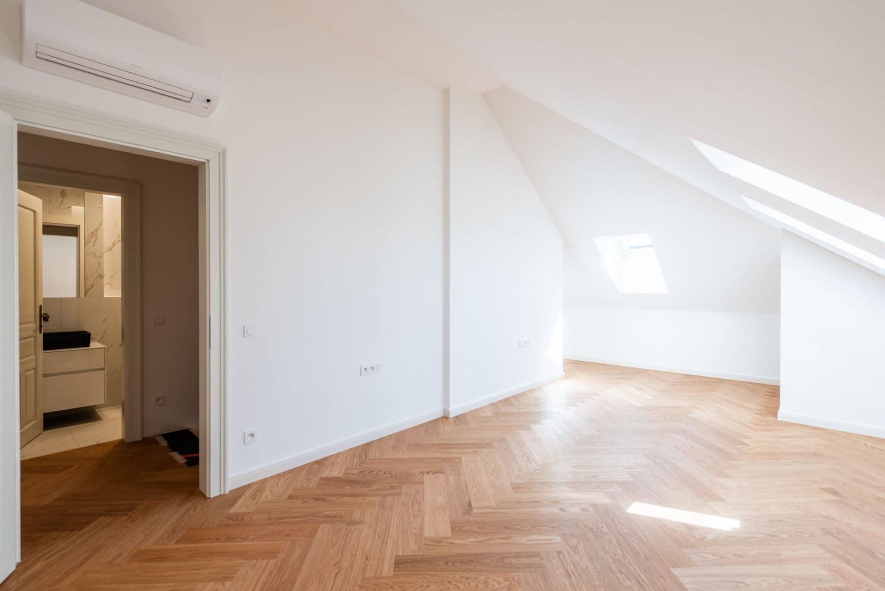 Predaj bytu 2-izbový 109 m², Polská, Praha, Praha Predaj bytu 2-izbový 109 m², Polská, Praha, Praha