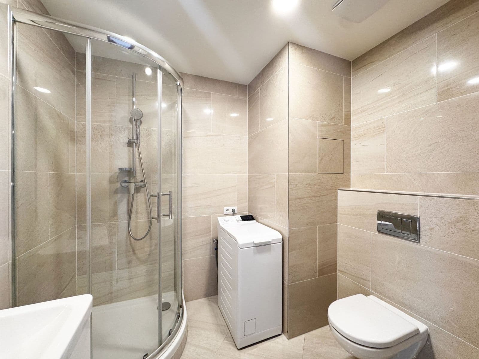Prenájom bytu 1-izbový 31 m², Mantovská, Praha, Praha Prenájom bytu 1-izbový 31 m², Mantovská, Praha, Praha