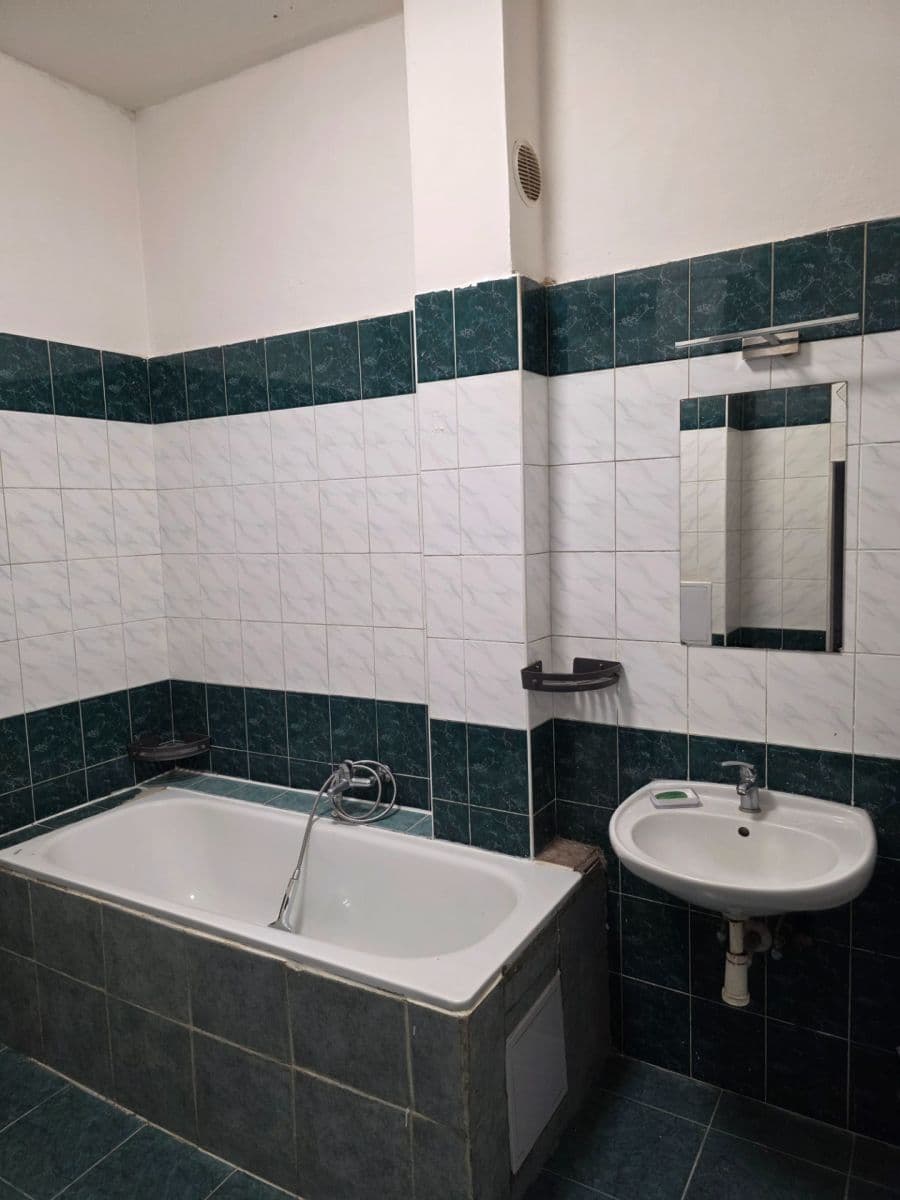 Predaj bytu 3-izbový 63 m², Pod Labuťkou, Praha, Praha Predaj bytu 3-izbový 63 m², Pod Labuťkou, Praha, Praha