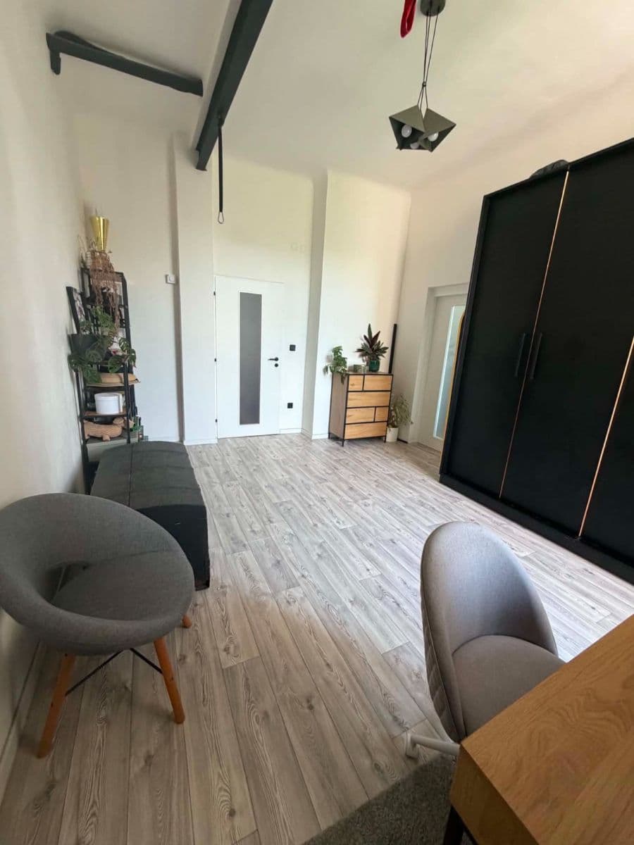 Predaj bytu 3-izbový 87 m², Dvořákova, Jihlava, Kraj Vysočina Predaj bytu 3-izbový 87 m², Dvořákova, Jihlava, Kraj Vysočina