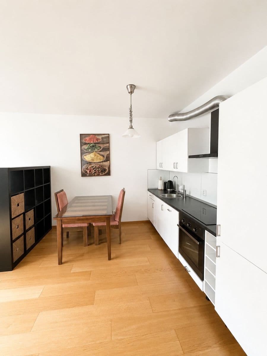Prenájom bytu 1-izbový 39 m², Nuselská, Praha, Praha Prenájom bytu 1-izbový 39 m², Nuselská, Praha, Praha