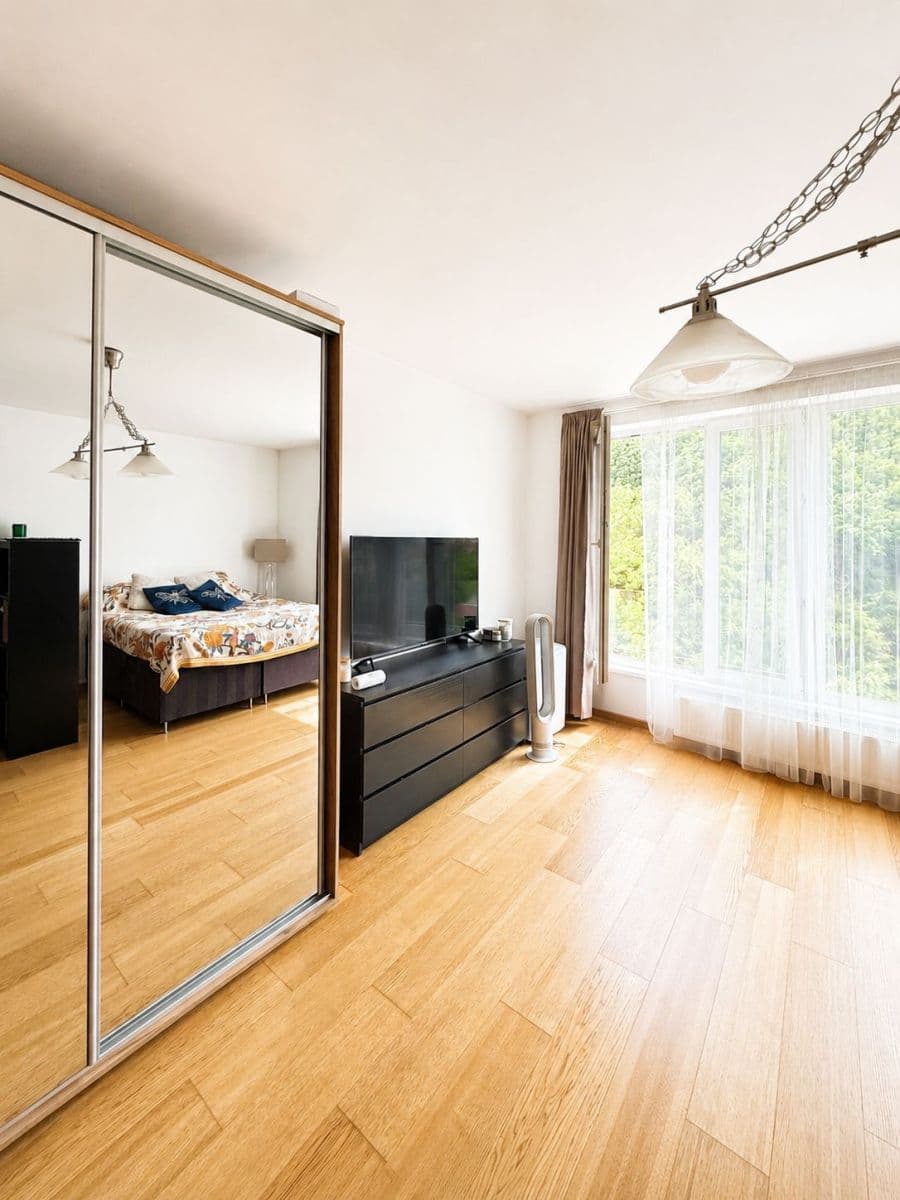 Prenájom bytu 1-izbový 39 m², Nuselská, Praha, Praha Prenájom bytu 1-izbový 39 m², Nuselská, Praha, Praha