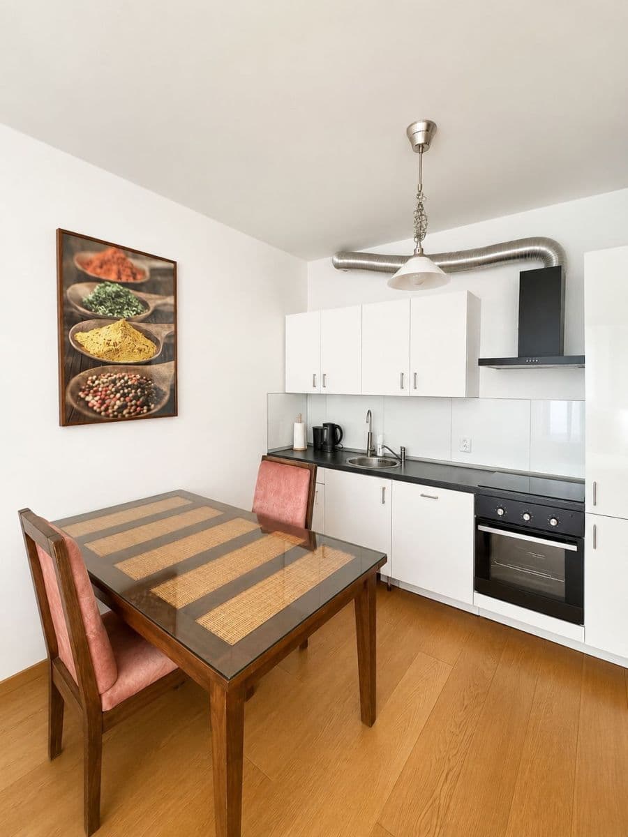 Prenájom bytu 1-izbový 39 m², Nuselská, Praha, Praha Prenájom bytu 1-izbový 39 m², Nuselská, Praha, Praha