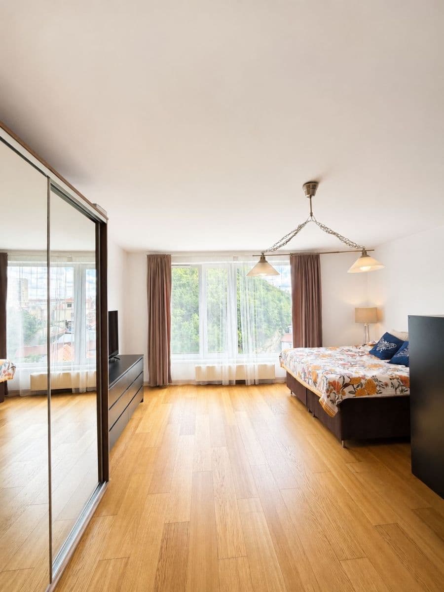 Prenájom bytu 1-izbový 39 m², Nuselská, Praha, Praha Prenájom bytu 1-izbový 39 m², Nuselská, Praha, Praha