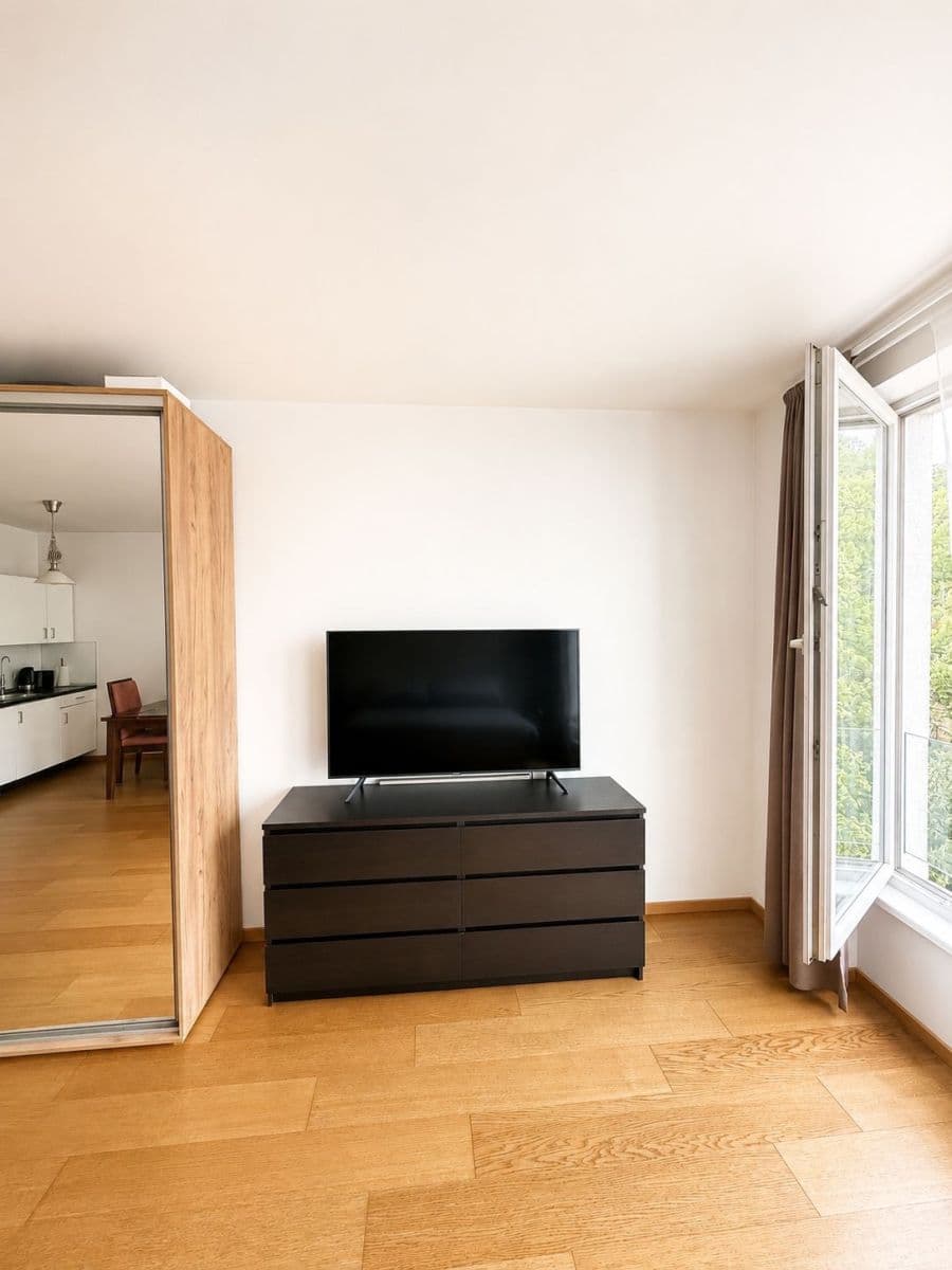 Prenájom bytu 1-izbový 39 m², Nuselská, Praha, Praha Prenájom bytu 1-izbový 39 m², Nuselská, Praha, Praha