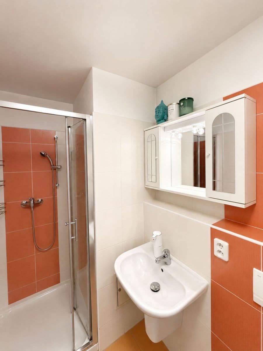 Prenájom bytu 1-izbový 39 m², Nuselská, Praha, Praha Prenájom bytu 1-izbový 39 m², Nuselská, Praha, Praha