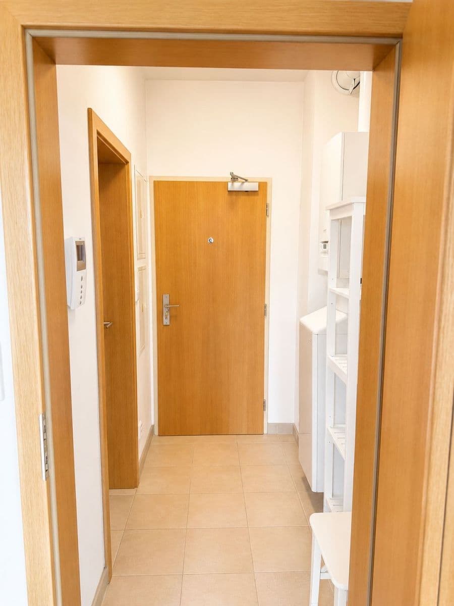 Prenájom bytu 1-izbový 39 m², Nuselská, Praha, Praha Prenájom bytu 1-izbový 39 m², Nuselská, Praha, Praha