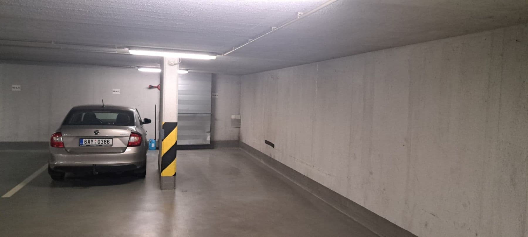 Prenájom garáže 15 m², Divišovská, Praha, Praha Prenájom garáže 15 m², Divišovská, Praha, Praha