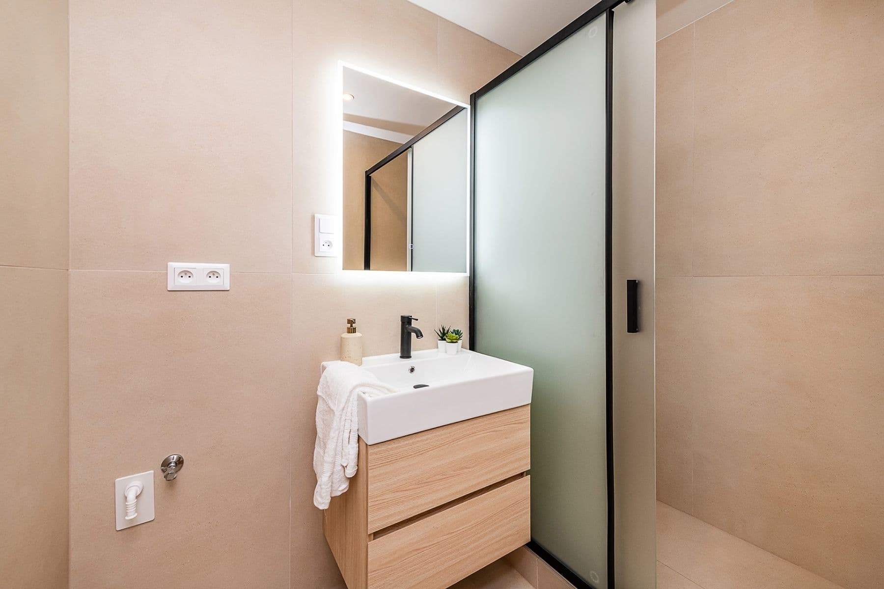Predaj bytu 3-izbový 55 m², Trenčínská, Praha, Praha Predaj bytu 3-izbový 55 m², Trenčínská, Praha, Praha