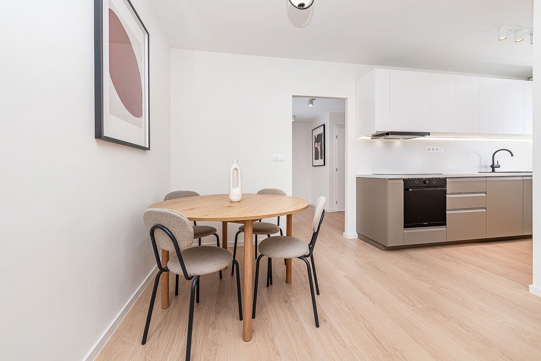 Predaj bytu 3-izbový 87 m², Komunardů, Praha, Praha Predaj bytu 3-izbový 87 m², Komunardů, Praha, Praha