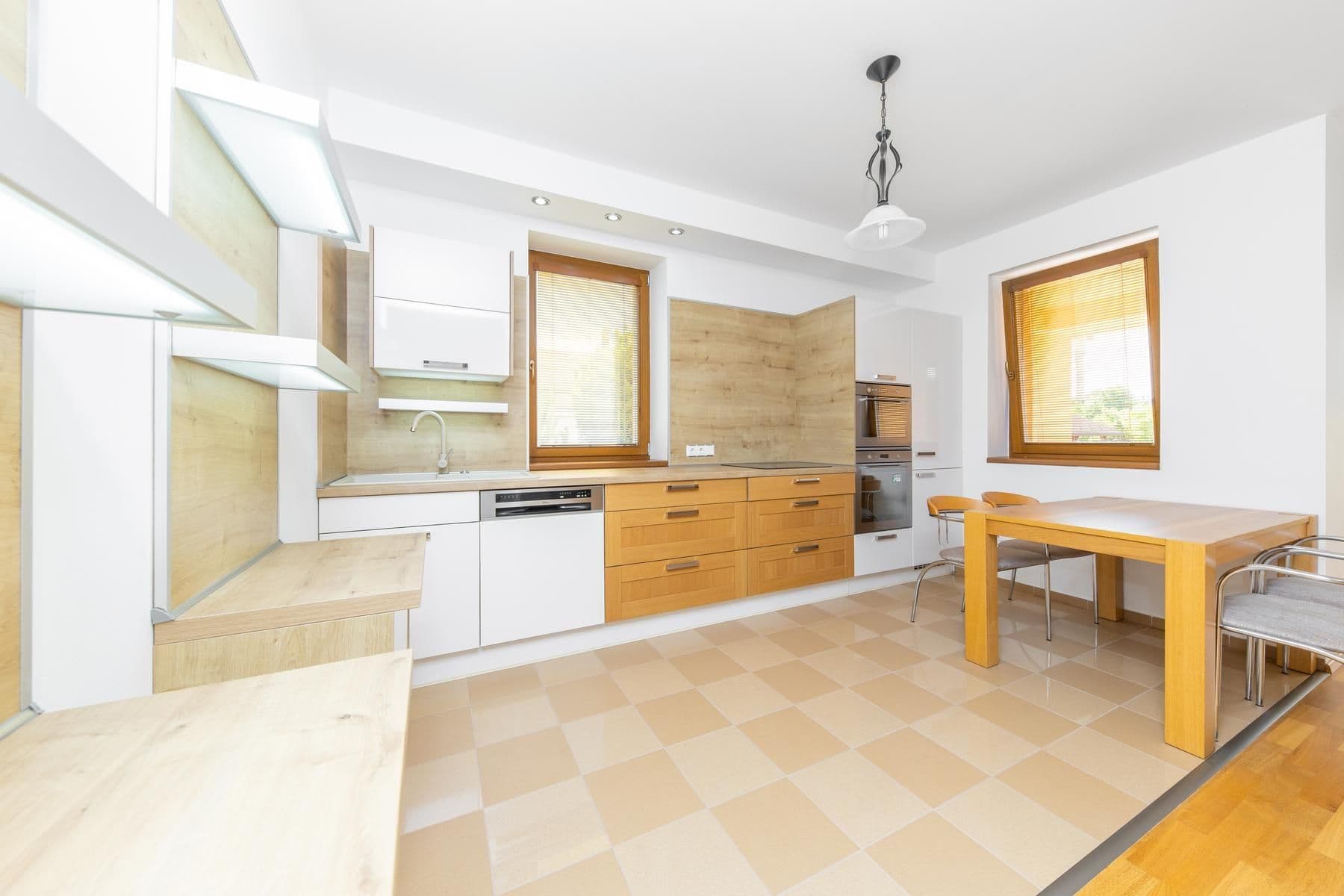 Predaj domu 178 m², pozemok 740 m², Ke Vsisku, Velký Týnec, Olomoucký kraj Predaj domu 178 m², pozemok 740 m², Ke Vsisku, Velký Týnec, Olomoucký kraj
