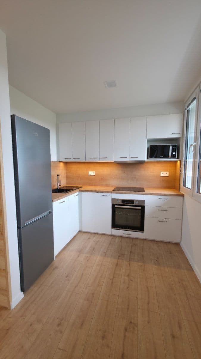 Prenájom bytu 1-izbový 34 m², Tomanova, Slaný, Středočeský kraj Prenájom bytu 1-izbový 34 m², Tomanova, Slaný, Středočeský kraj