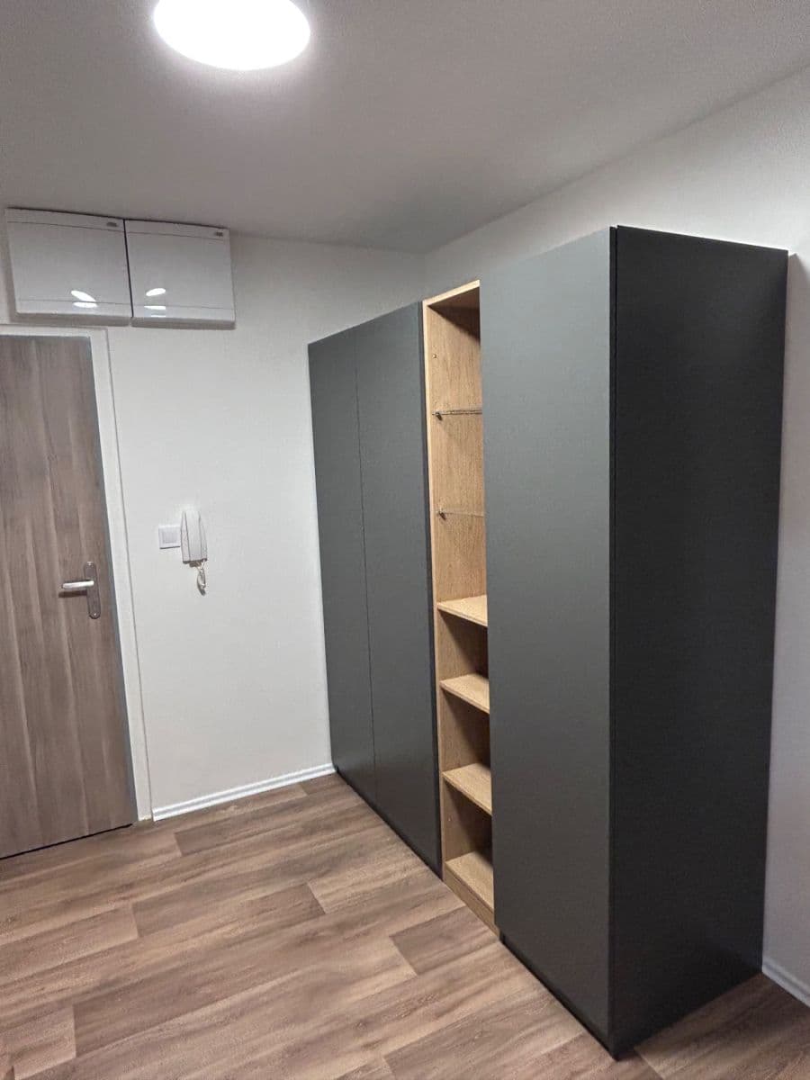 Prenájom bytu 3-izbový 73 m², Markušova, Praha, Praha Prenájom bytu 3-izbový 73 m², Markušova, Praha, Praha