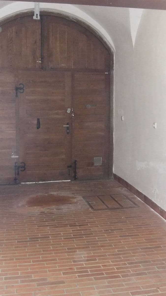 Prenájom bytu 3-izbový 167 m², Česká, České Budějovice, Jihočeský kraj Prenájom bytu 3-izbový 167 m², Česká, České Budějovice, Jihočeský kraj