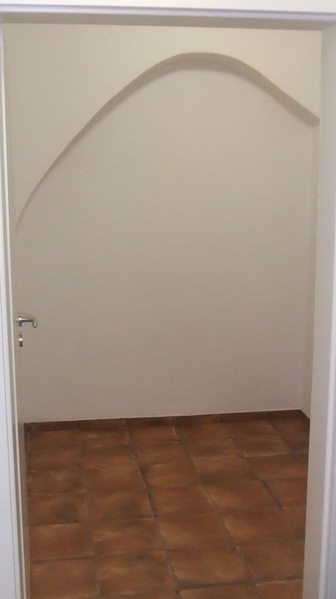 Prenájom bytu 3-izbový 167 m², Česká, České Budějovice, Jihočeský kraj Prenájom bytu 3-izbový 167 m², Česká, České Budějovice, Jihočeský kraj