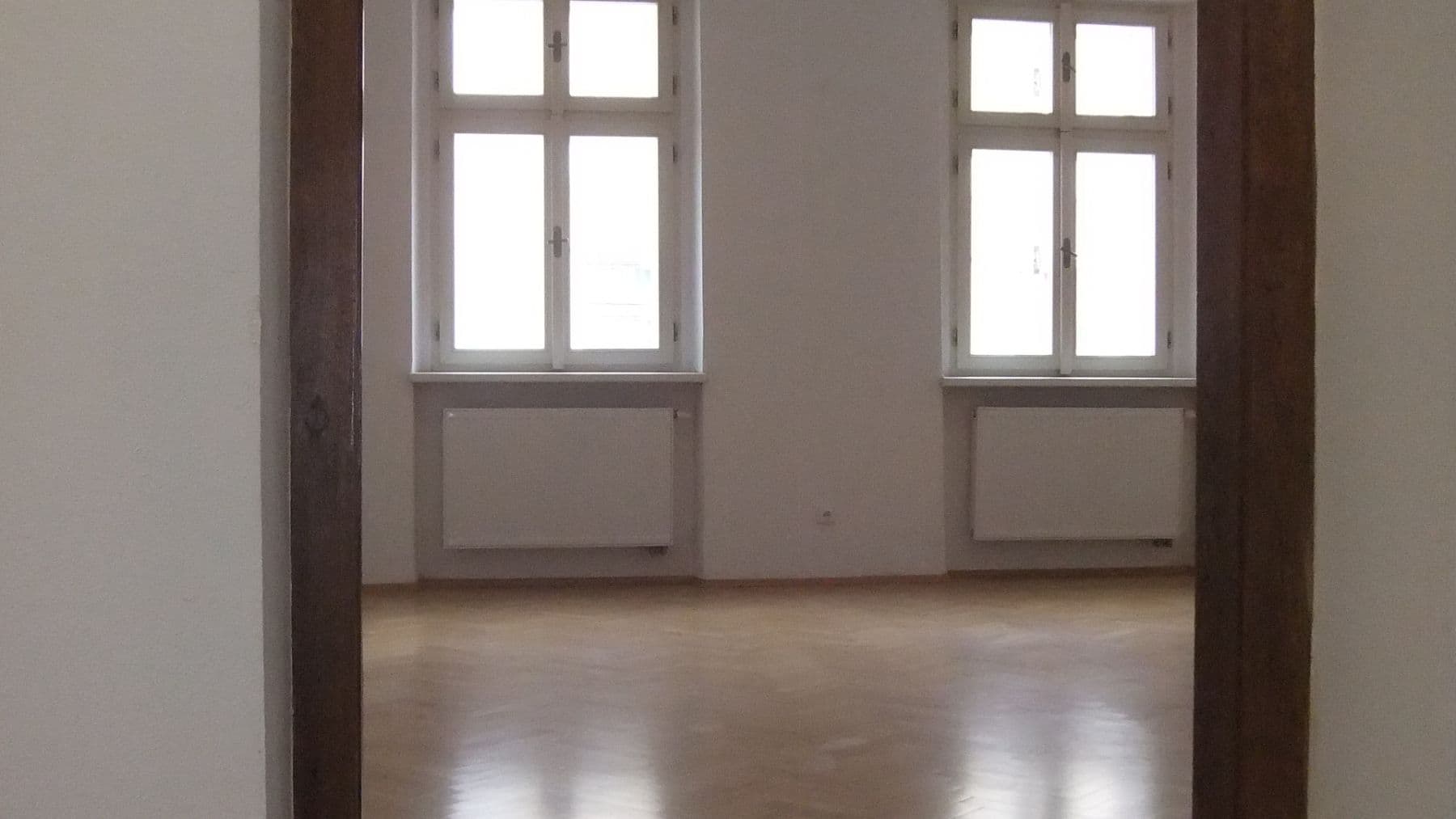 Prenájom bytu 3-izbový 167 m², Česká, České Budějovice, Jihočeský kraj Prenájom bytu 3-izbový 167 m², Česká, České Budějovice, Jihočeský kraj