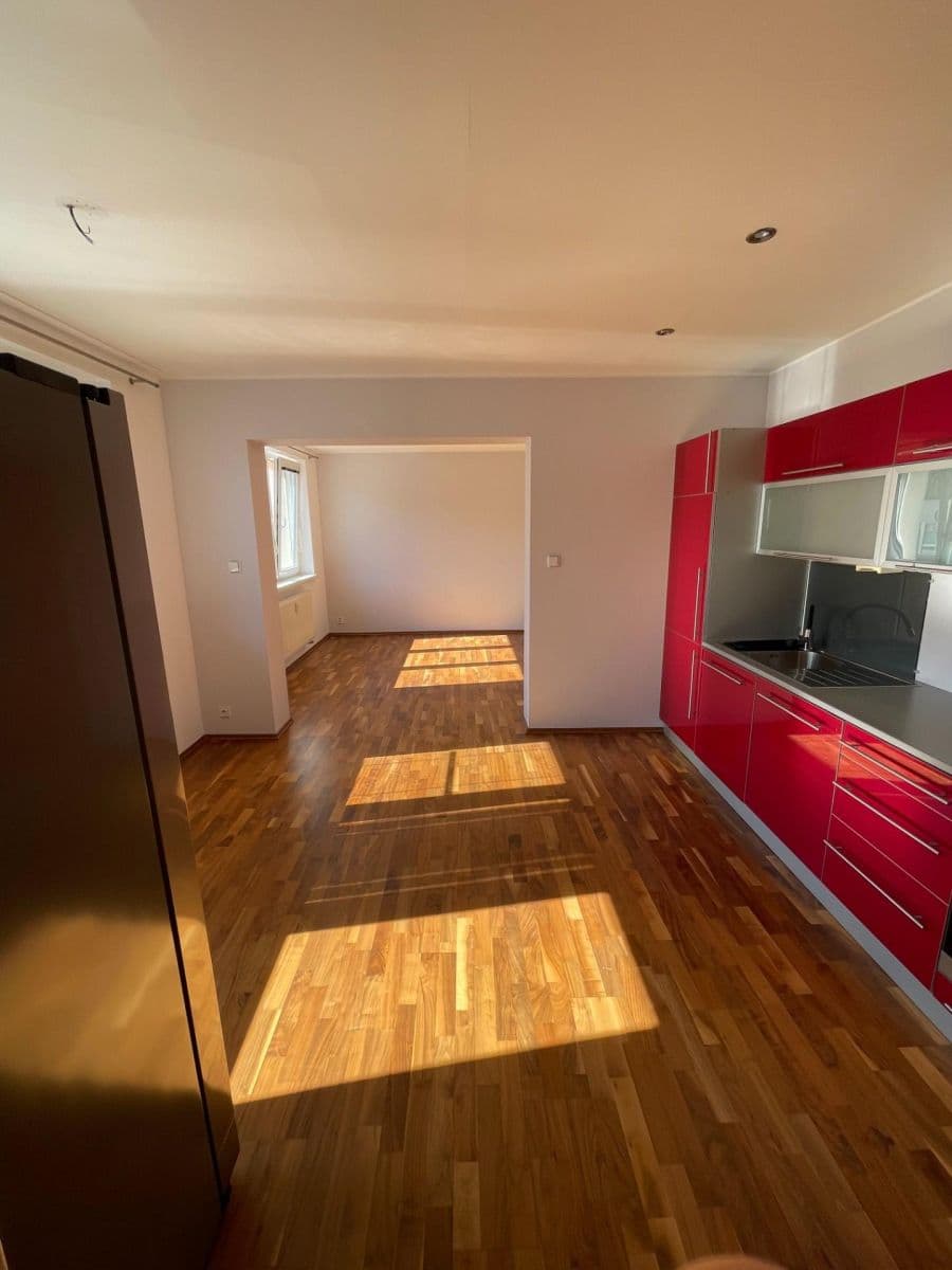Prenájom bytu 2-izbový 64 m², Pobočná, Praha, Praha Prenájom bytu 2-izbový 64 m², Pobočná, Praha, Praha