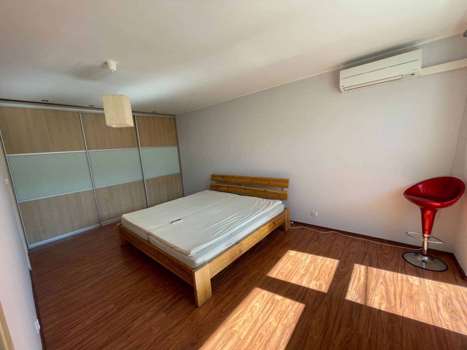 Prenájom bytu 2-izbový 64 m², Pobočná, Praha, Praha Prenájom bytu 2-izbový 64 m², Pobočná, Praha, Praha