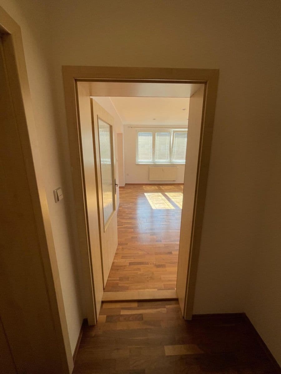 Prenájom bytu 2-izbový 64 m², Pobočná, Praha, Praha Prenájom bytu 2-izbový 64 m², Pobočná, Praha, Praha