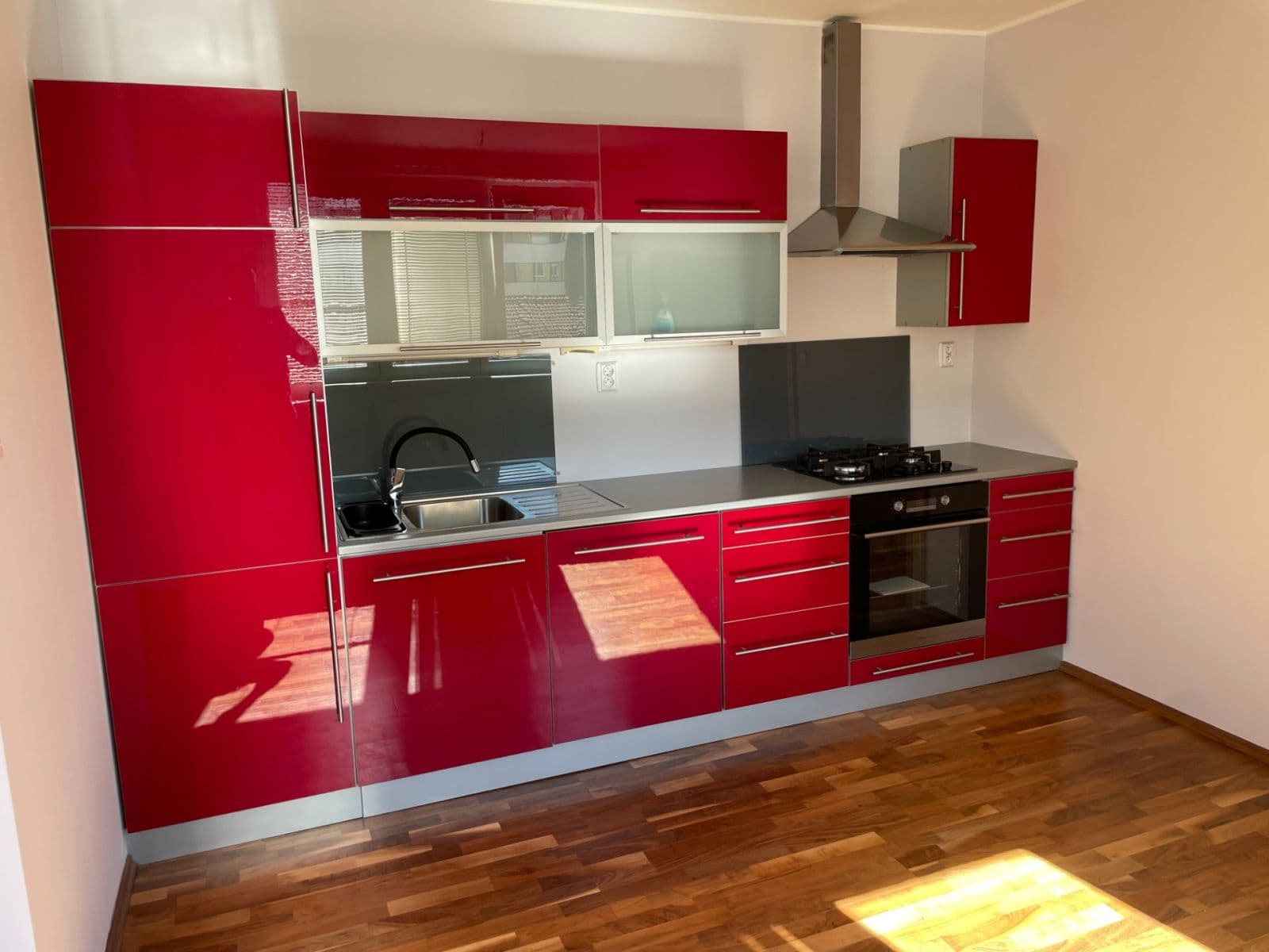 Prenájom bytu 2-izbový 64 m², Pobočná, Praha, Praha Prenájom bytu 2-izbový 64 m², Pobočná, Praha, Praha