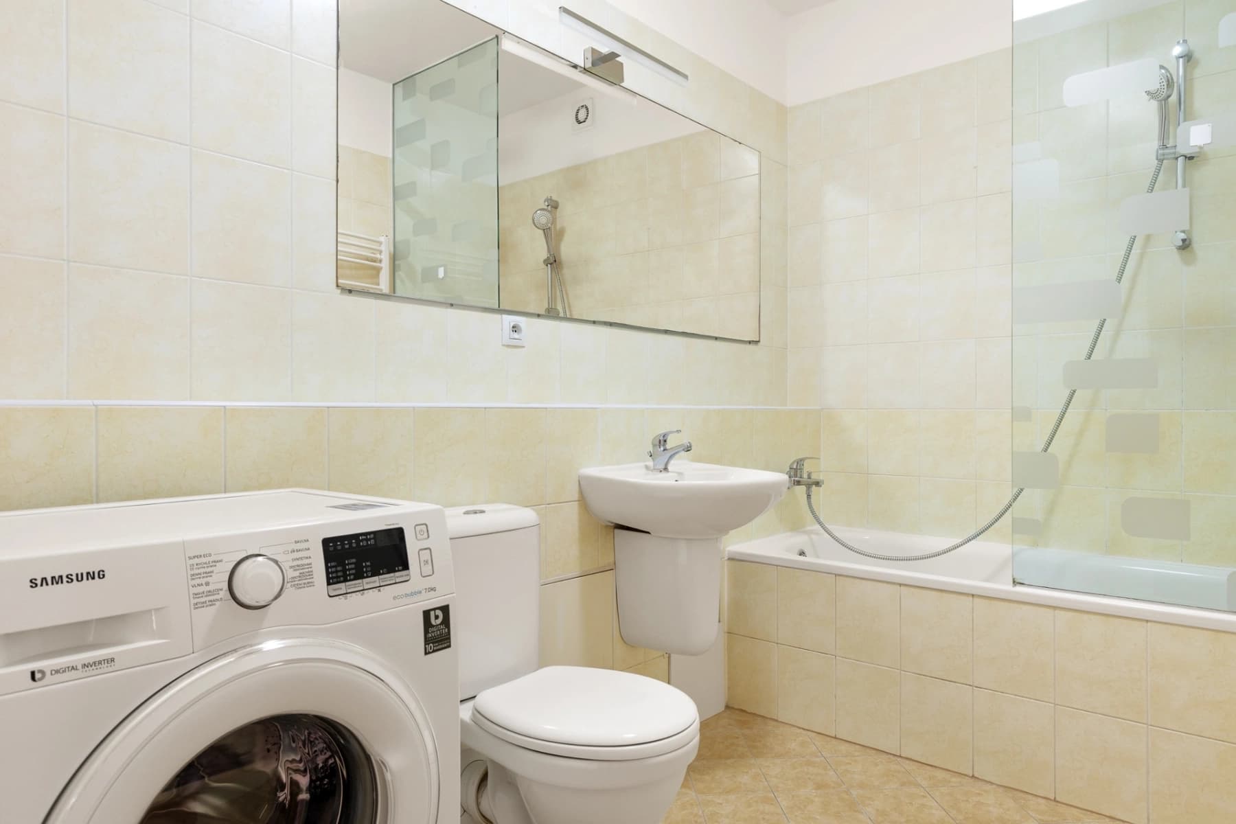 Prenájom bytu 2-izbový 48 m², Pod Harfou, Praha, Praha Prenájom bytu 2-izbový 48 m², Pod Harfou, Praha, Praha