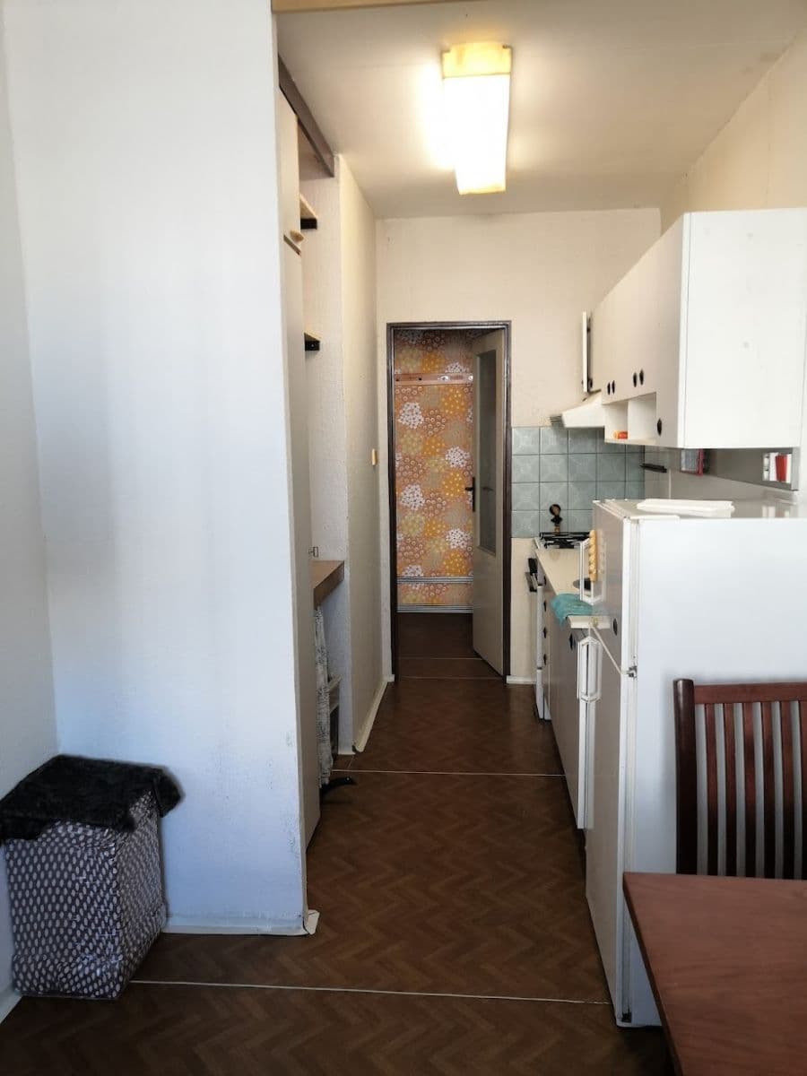 Prenájom bytu 3-izbový 78 m², Hrabákova, Praha, Praha Prenájom bytu 3-izbový 78 m², Hrabákova, Praha, Praha
