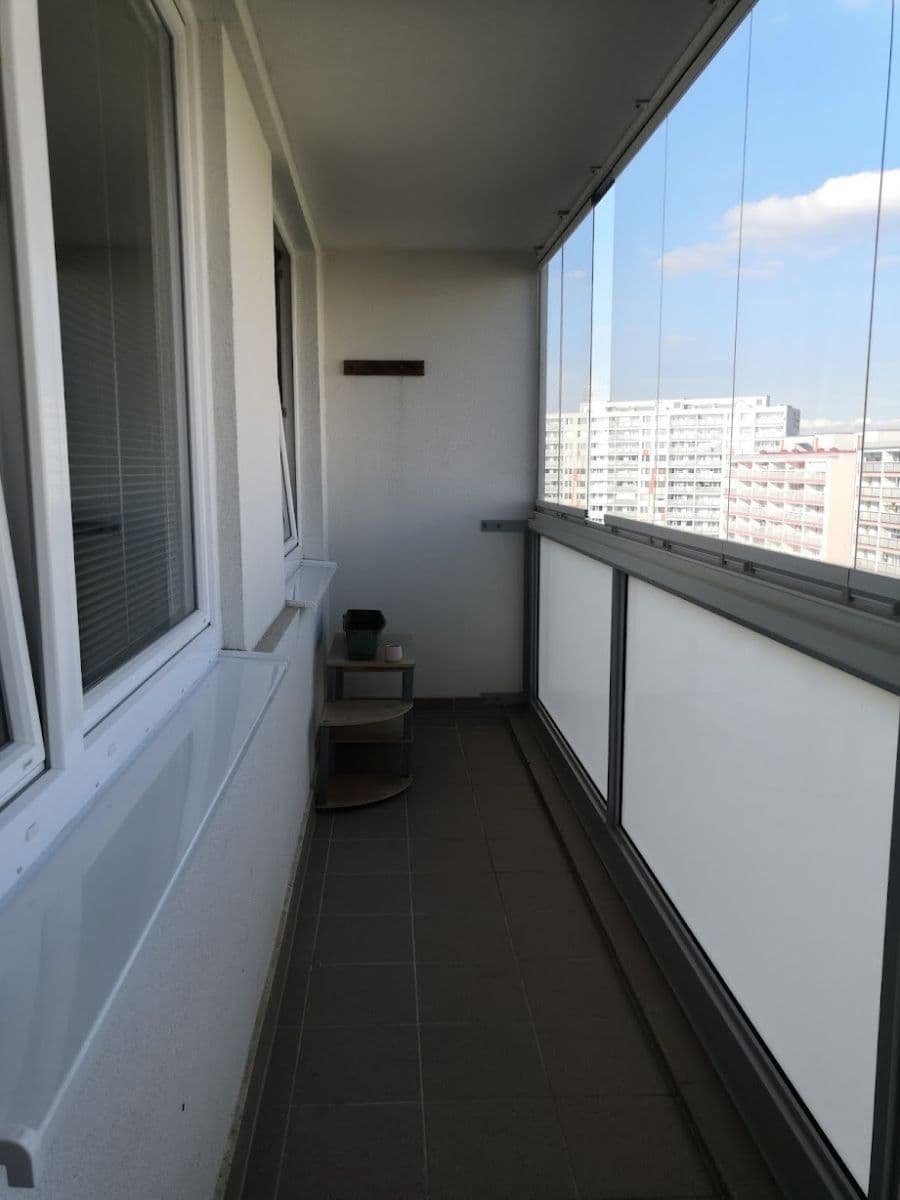 Prenájom bytu 3-izbový 78 m², Hrabákova, Praha, Praha Prenájom bytu 3-izbový 78 m², Hrabákova, Praha, Praha