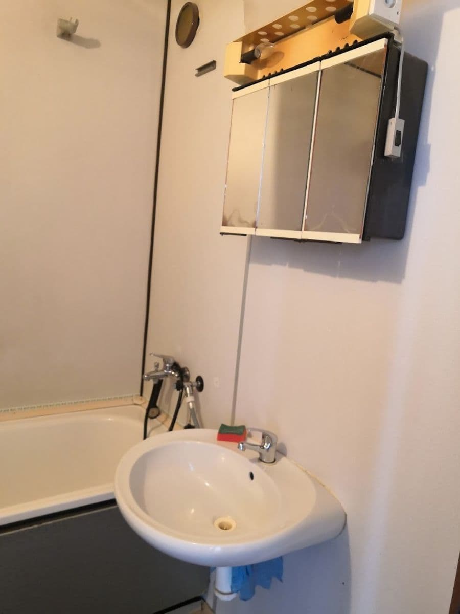 Prenájom bytu 3-izbový 78 m², Hrabákova, Praha, Praha Prenájom bytu 3-izbový 78 m², Hrabákova, Praha, Praha