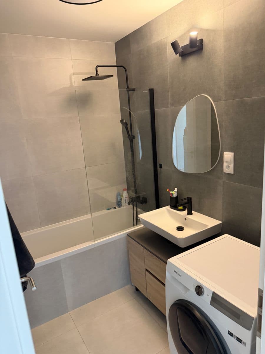 Prenájom bytu 2-izbový 49 m², Červená báň, Praha, Praha Prenájom bytu 2-izbový 49 m², Červená báň, Praha, Praha