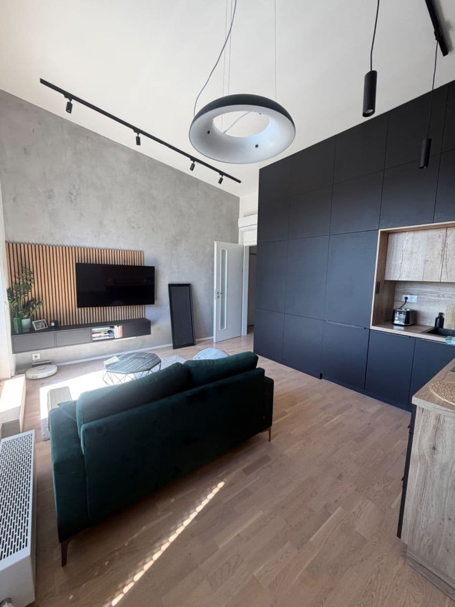 Prenájom bytu 2-izbový 49 m², Červená báň, Praha, Praha Prenájom bytu 2-izbový 49 m², Červená báň, Praha, Praha