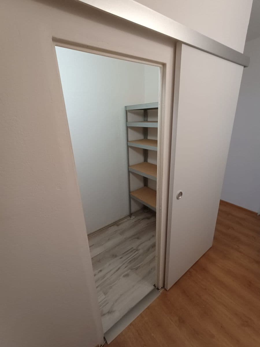 Prenájom bytu 2-izbový 65 m², Krátká, Lovosice, Ústecký kraj Prenájom bytu 2-izbový 65 m², Krátká, Lovosice, Ústecký kraj