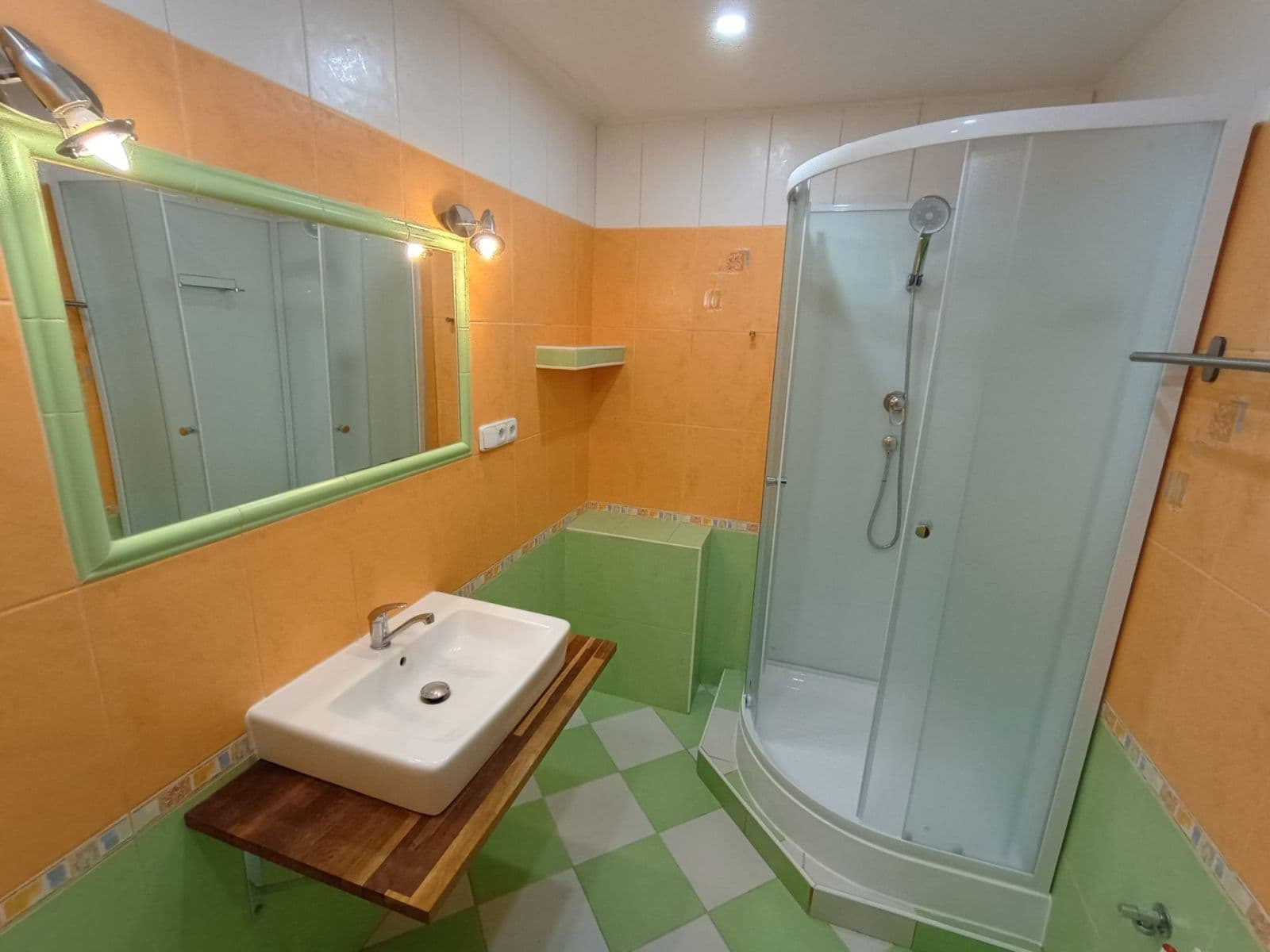Prenájom bytu 2-izbový 65 m², Krátká, Lovosice, Ústecký kraj Prenájom bytu 2-izbový 65 m², Krátká, Lovosice, Ústecký kraj