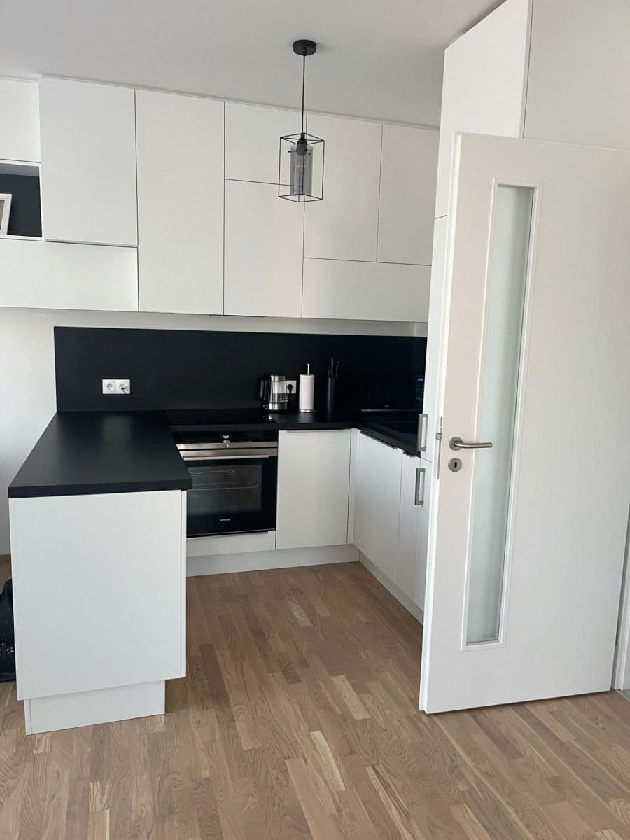 Prenájom bytu 3-izbový 75 m², Wassermannova, Praha, Praha Prenájom bytu 3-izbový 75 m², Wassermannova, Praha, Praha