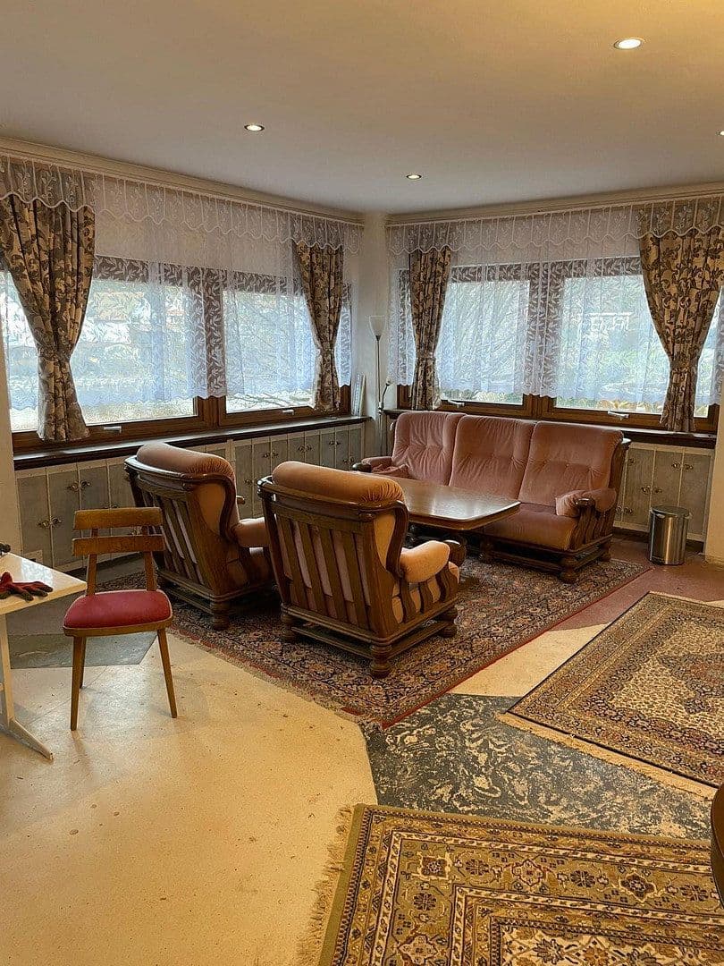Predaj domu 1.508 m², pozemok 746 m², Forbach, Bádensko-Wurttembersko Predaj domu 1.508 m², pozemok 746 m², Forbach, Bádensko-Wurttembersko